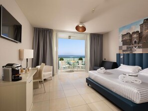 Down duvets, pillow-top beds, minibar, in-room safe - Mercure Rimini Artis (Rimini)