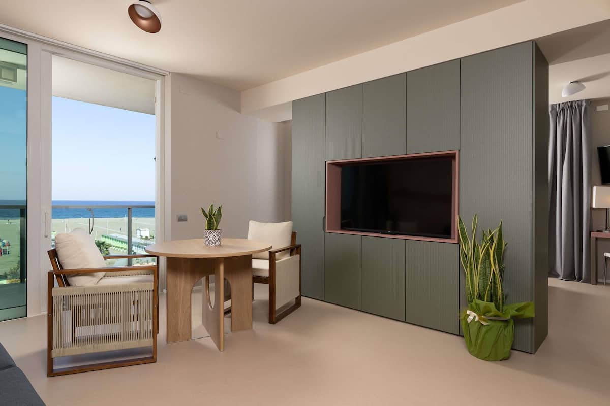Junior Suite, Sea Facing | Down comforters, pillowtop beds, minibar, in-room safe