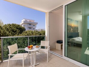 Classic Room, 2 Twin Beds, Terrace, Partial Sea View (side sea view) | Down comforters, pillowtop beds, minibar, in-room safe