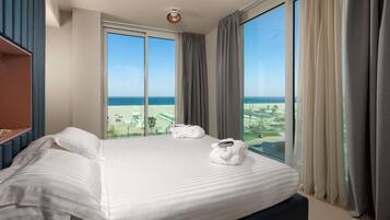 Junior-Suite, Meerseite | Daunenbettdecken, Pillowtop-Betten, Minibar, Zimmersafe