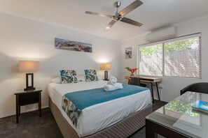 Σίδερο/σιδερώστρα, δωρεάν Wi-Fi, κλινοσκεπάσματα 