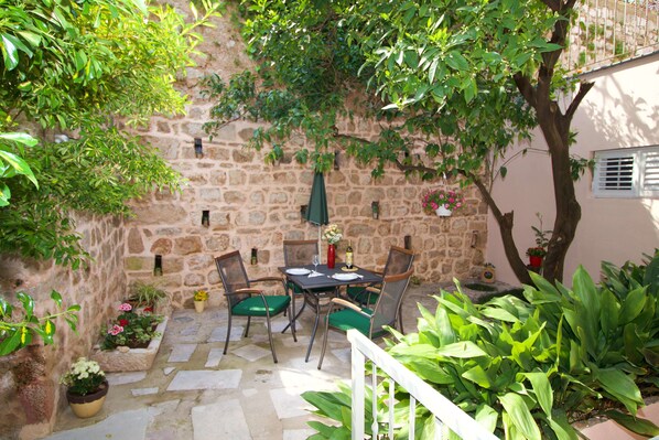 Comfort Apartment | Terrace/patio