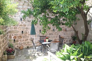 Comfort Apartment | Terrace/patio