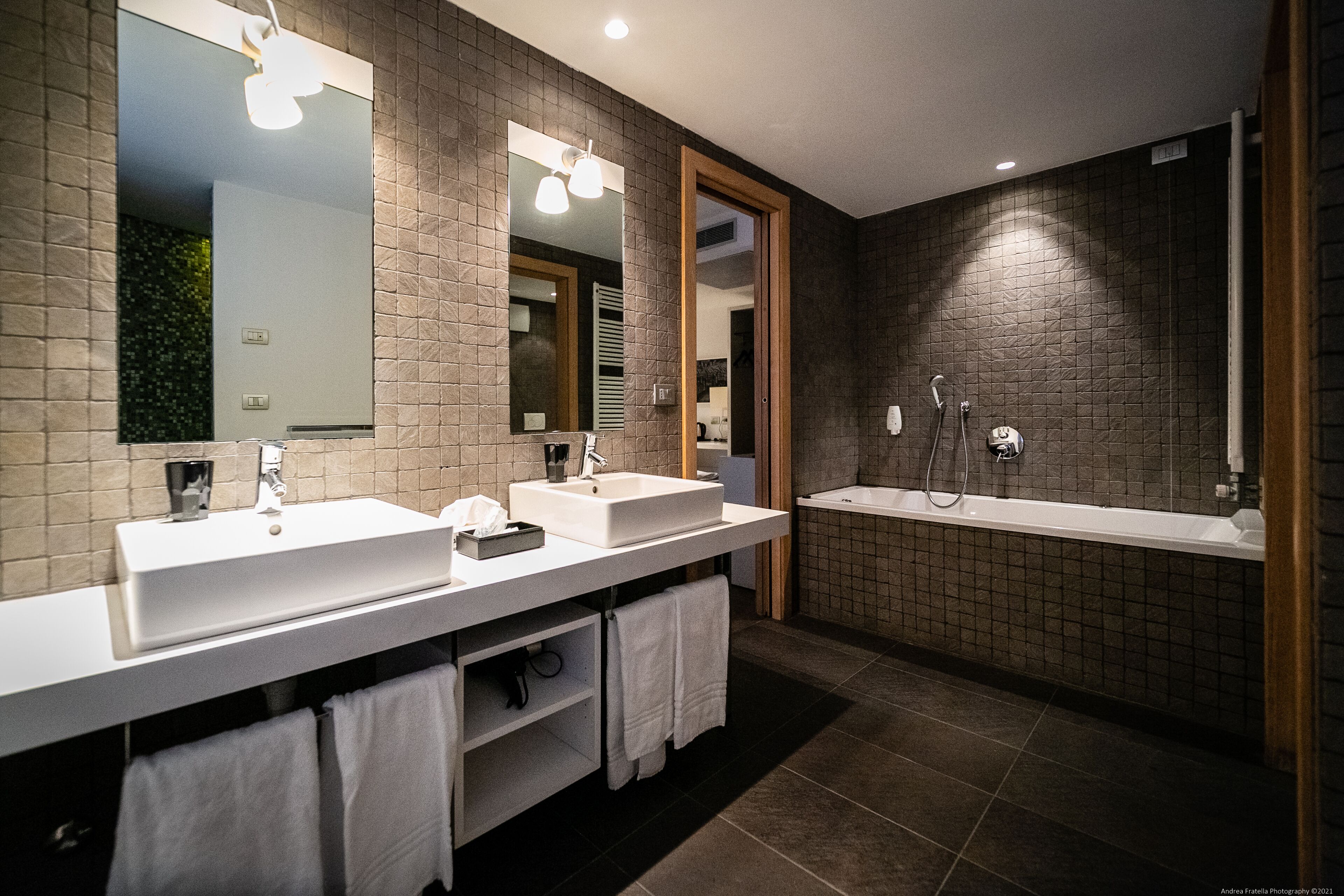executive triple room | bathroom | shower, rainfall showerhead, free toiletries, hair dryer