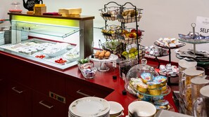 Free daily buffet breakfast
