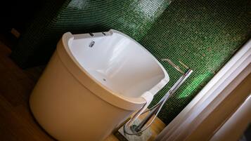 Luxury-Studiosuite | Eigener Whirlpool