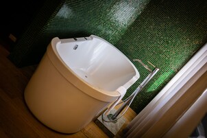 Bañera de hidromasaje privada