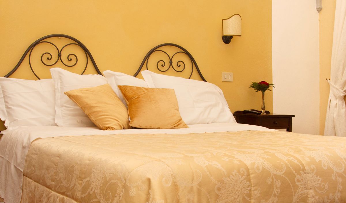 standard double room | minibar, in-room safe, desk, free wifi