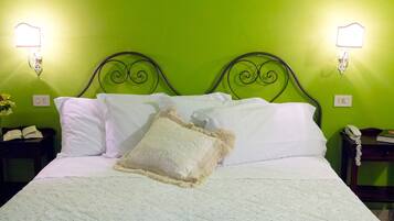 Chambre Double Économique | Minibar, coffres-forts dans les chambres, bureau, Wi-Fi gratuit