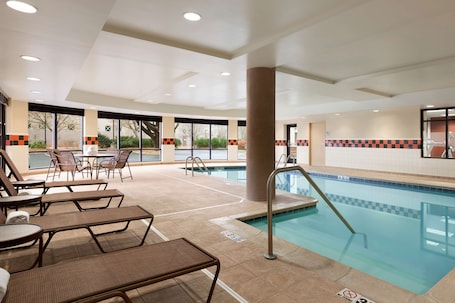 Indoor pool. Hampton Inn & Suites Hartford/East Hartford