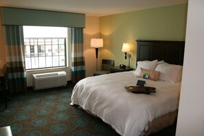 1 King Bed, Accessible, Non Smoking | Desk, laptop workspace, iron/ironing board, free cribs/infant beds - Hampton Inn & Suites St. Cloud, MN (St Cloud)