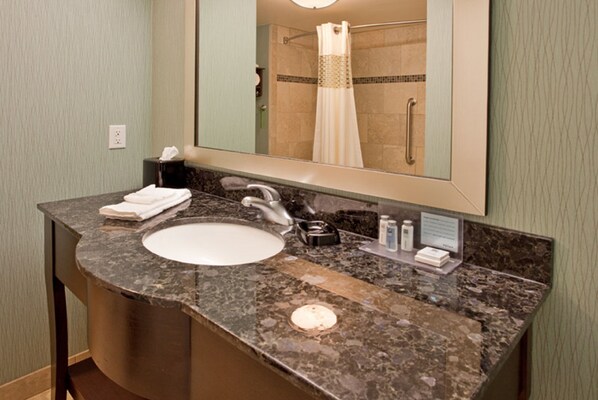 Free toiletries, hair dryer, towels - Hampton Inn & Suites St. Cloud, MN (St Cloud)