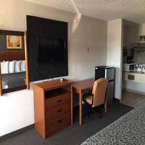 1 bedroom, desk, iron/ironing board, free WiFi