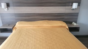 Room, 1 King Bed | Free WiFi, bed sheets