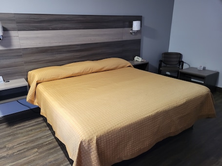 Room, 1 King Bed | Free WiFi, bed sheets