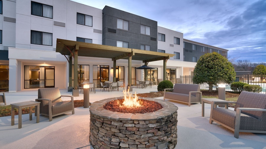 Courtyard by Marriott Johnson City