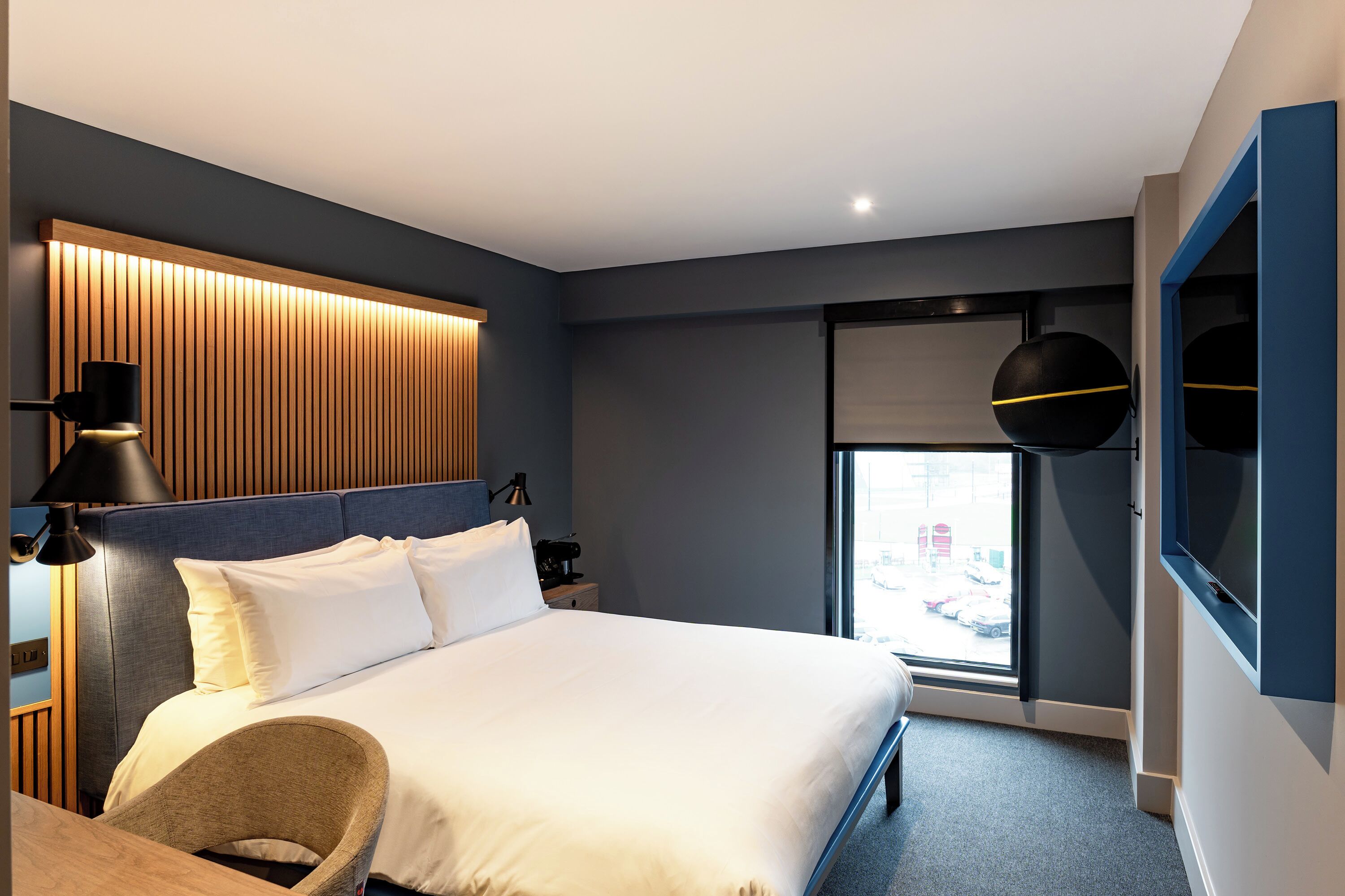 Club-huone (FREE Gym & Pool Access) | Työpöytä, kannettavalle tietokoneelle sopiva työtila, pimennysverhot