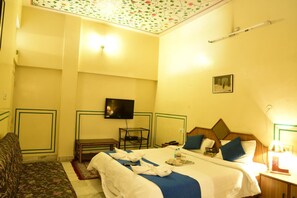 獨特裝潢、布置獨特、書桌、遮光布/窗簾