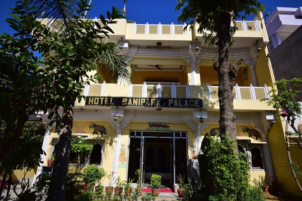 Hotel Bani Park Palace - Jaipur