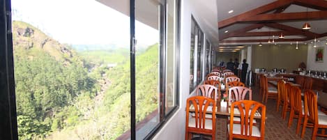 Breakfast, lunch, dinner served; garden views