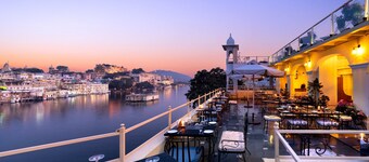 Hotel Sarovar on Lake Pichola
