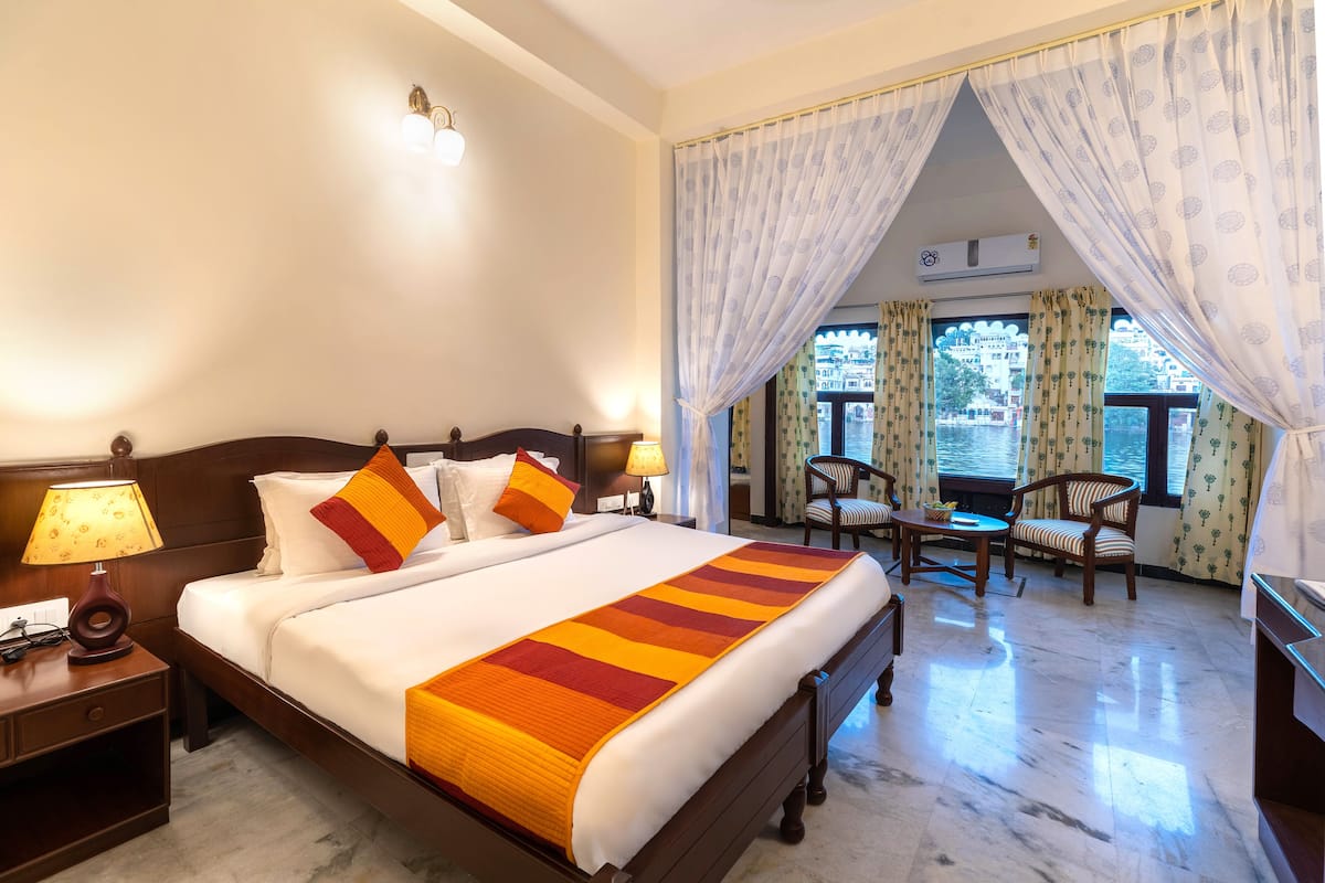Lake Facing AC Suite | 1 bedroom, premium bedding, in-room safe, desk