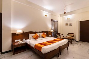 Non Lake Facing Deluxe AC Room | 1 bedroom, premium bedding, in-room safe, desk - Hotel Sarovar on Lake Pichola (Udaipur)