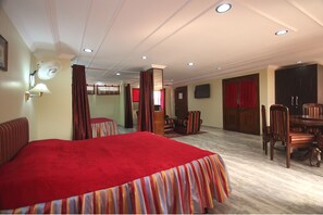 Royal Family Suite - Hotel Padmini Palace (Udaipur)