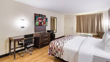 Deluxe Room, 1 King Bed (Smoke Free) | Desk, blackout drapes, soundproofing, iron/ironing board