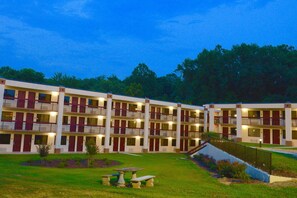 Exterior - Red Roof Inn & Suites Commerce - Athens (Commerce)