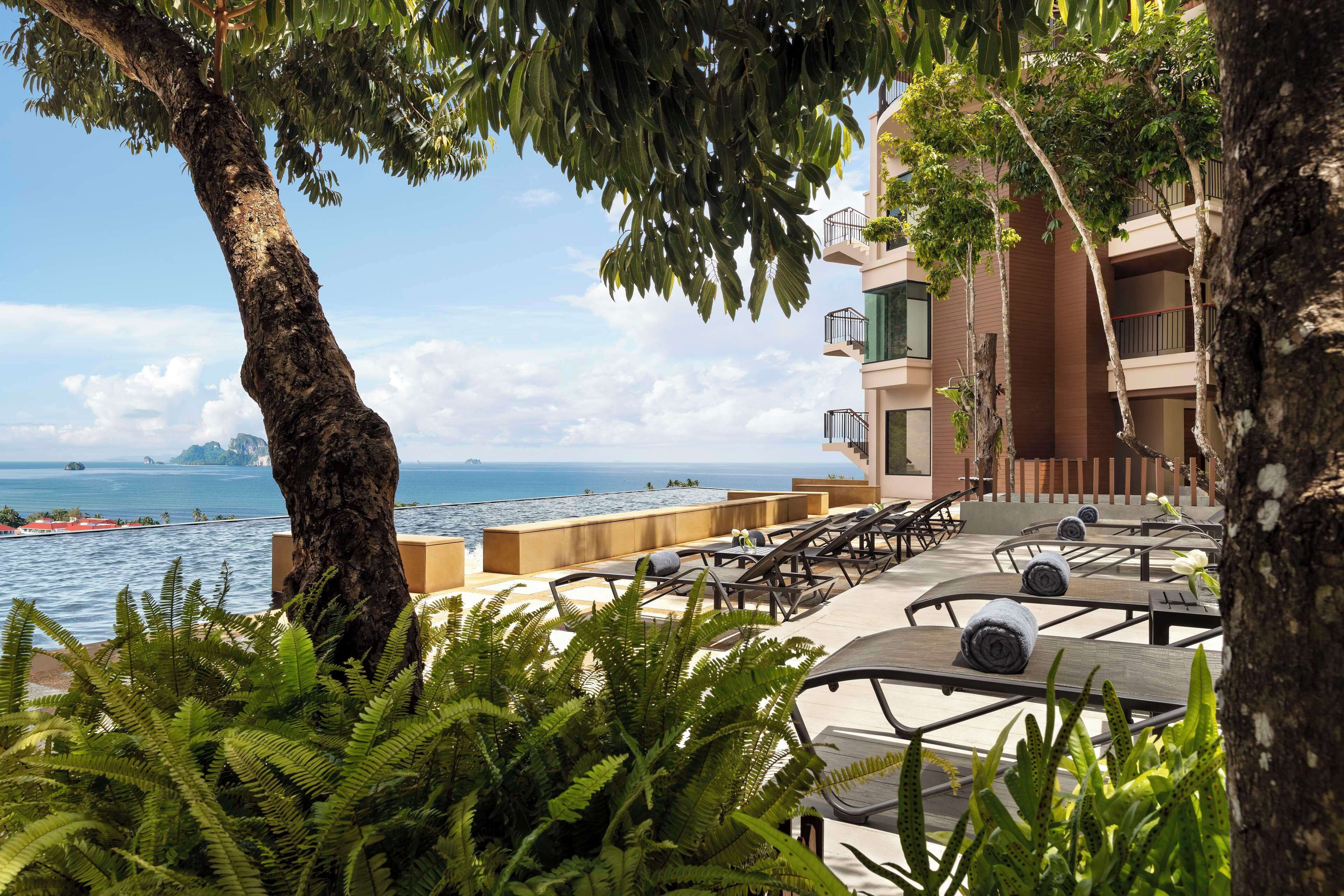 2 outdoor pools, open 7:00 am to 7:00 pm, pool umbrellas, pool loungers