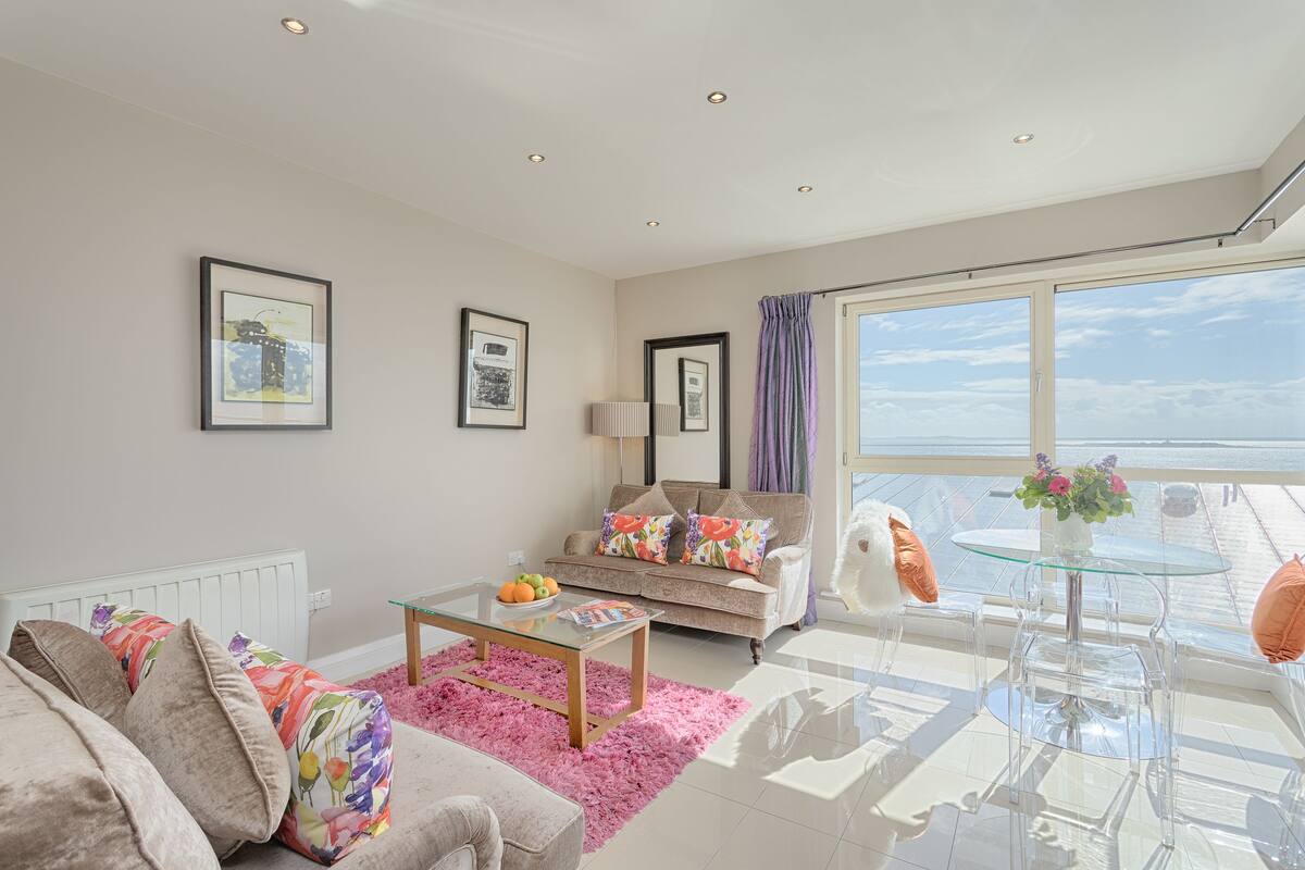 Apartment, 2 Bedrooms (Sea View) | Living area