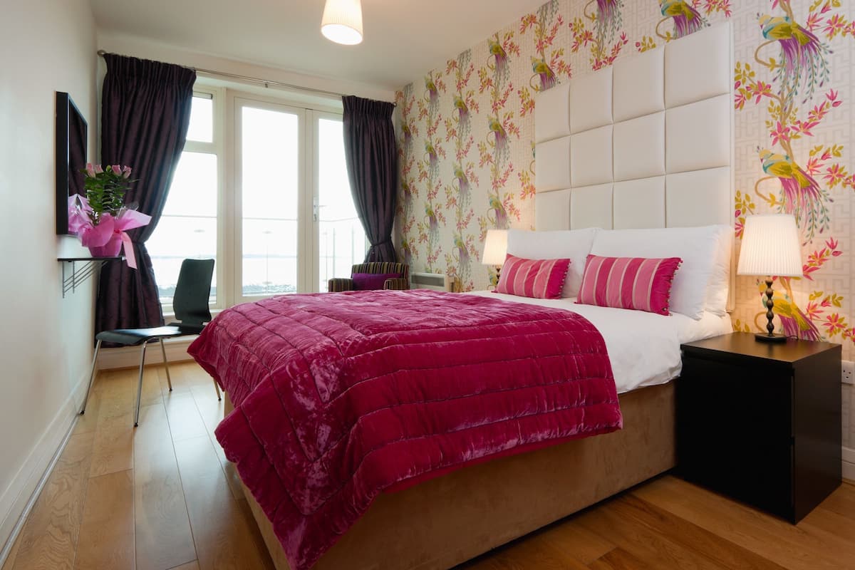 Hypo-allergenic bedding, Select Comfort beds, individually furnished