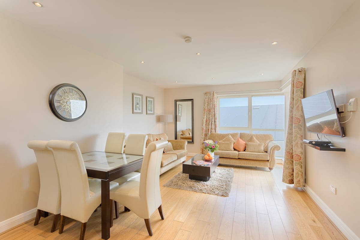 Superior Apartment, 2 Bedrooms (Sea View) | Living area | Plasma TV, DVD player