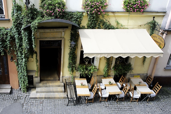 2 restauranter, frokost og lunsj serveres, moderne europeiske retter
