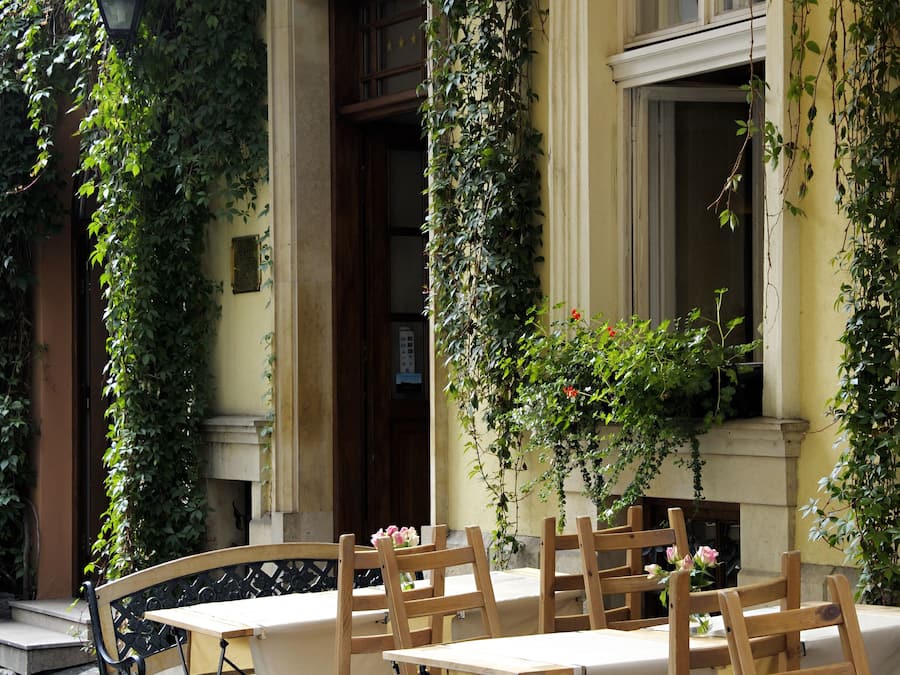 2 restaurants, breakfast, lunch, dinner served; Modern European cuisine