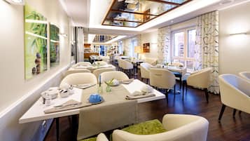 Frühstücksbuffet am Wochenende (14 EUR pro Person)