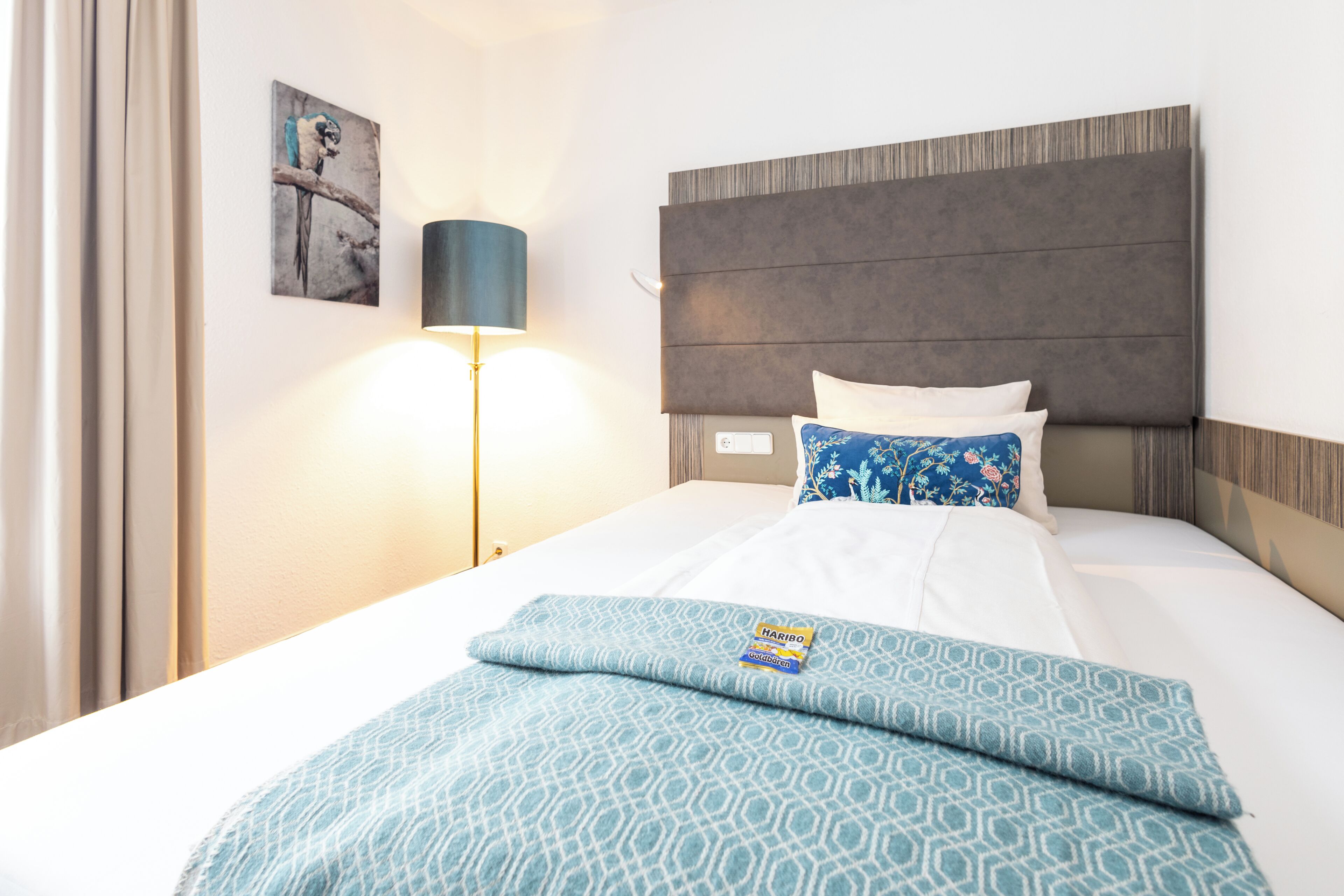 standard double room, non smoking, private bathroom | 1 bedroom, free minibar, individually decorated, individually furnished