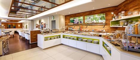 Buffet breakfast on weekends (EUR 14 per person)