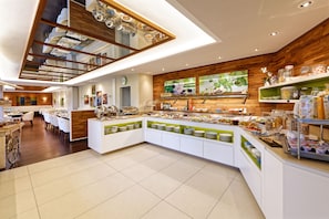 Buffet breakfast on weekends (EUR 14 per person)