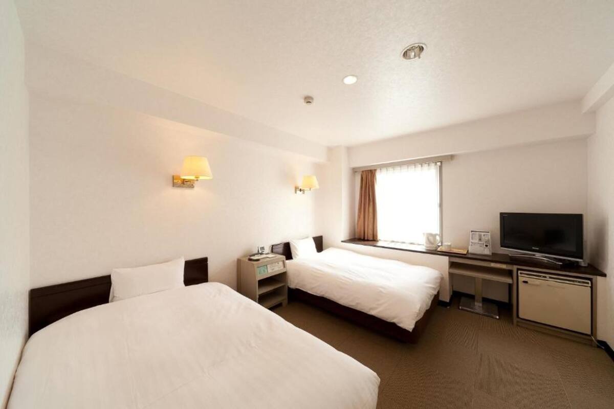 Down duvets, in-room safe, desk, blackout curtains