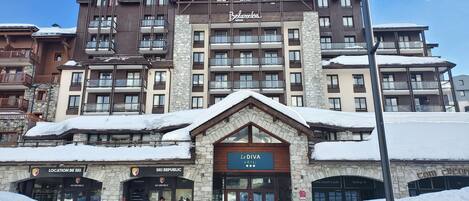 Façana frontal de l'allotjament