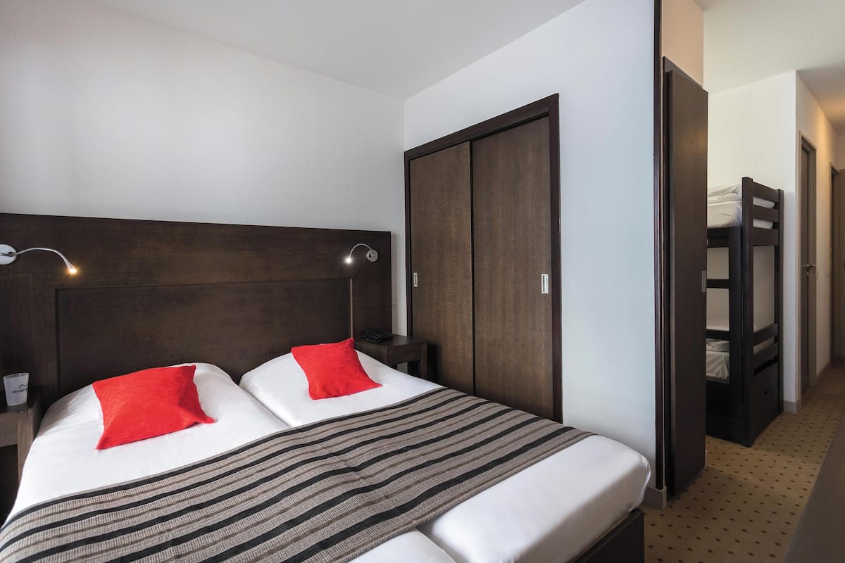 1 bedroom, in-room safe, desk, free WiFi