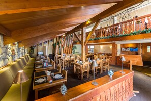 Breakfast, lunch, dinner served; French cuisine