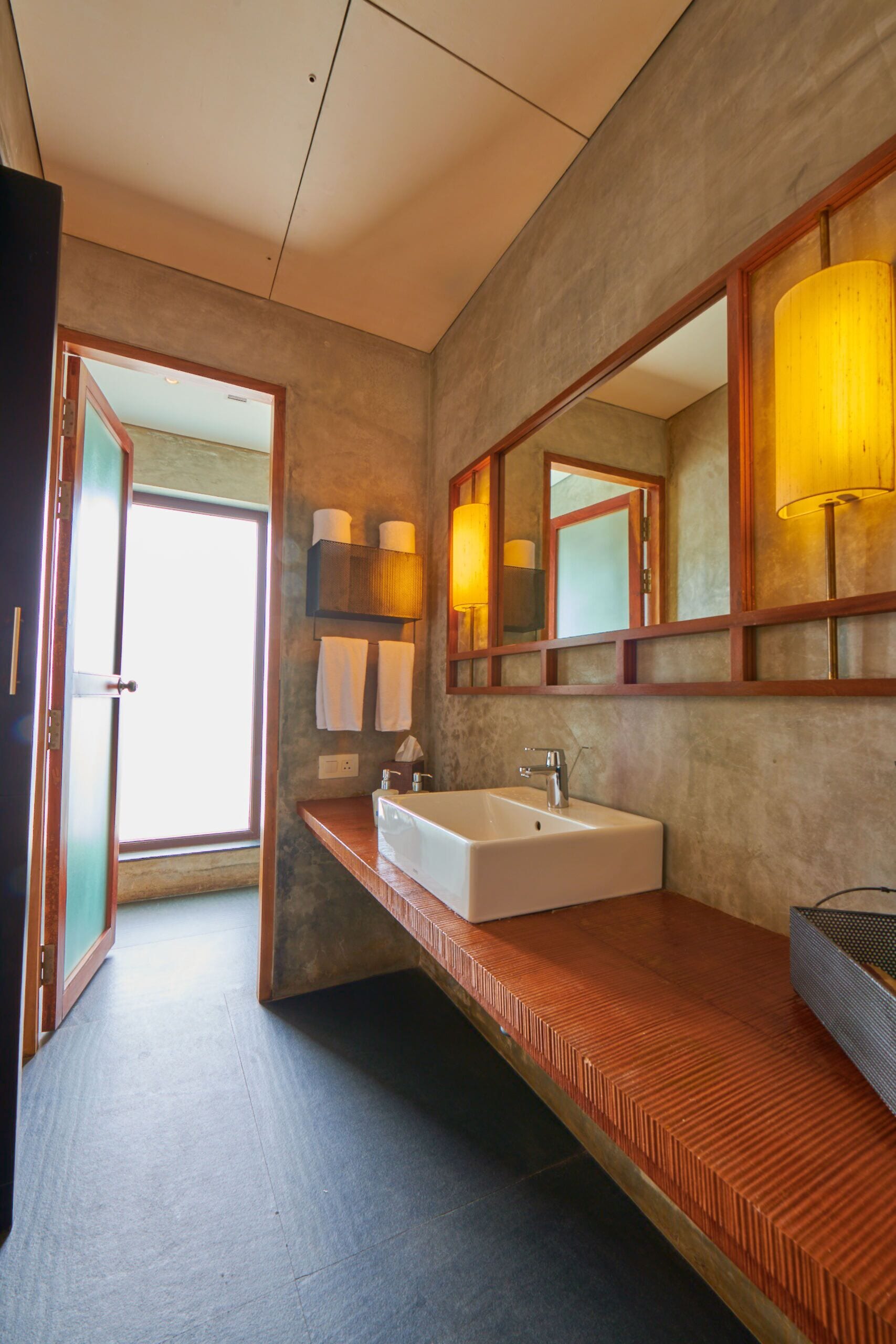 spice suite | bathroom | shower, eco-friendly toiletries, bathrobes, towels