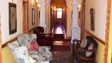 Kawasan tempat duduk lobi