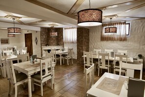 Free daily buffet breakfast  - Xenonas Iresioni (Distomo-Arachova-Antikyra)