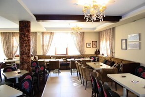 Restaurant - Grand Chalet (Kato Nevrokopi)