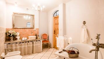 Exclusive Apartment | Private spa tub