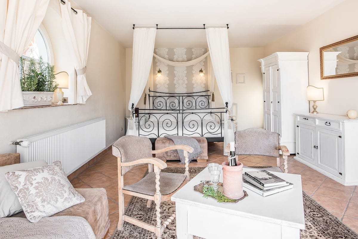 Superior Room, Patio | Hypo-allergenic bedding, cots/infant beds, free WiFi, bed sheets